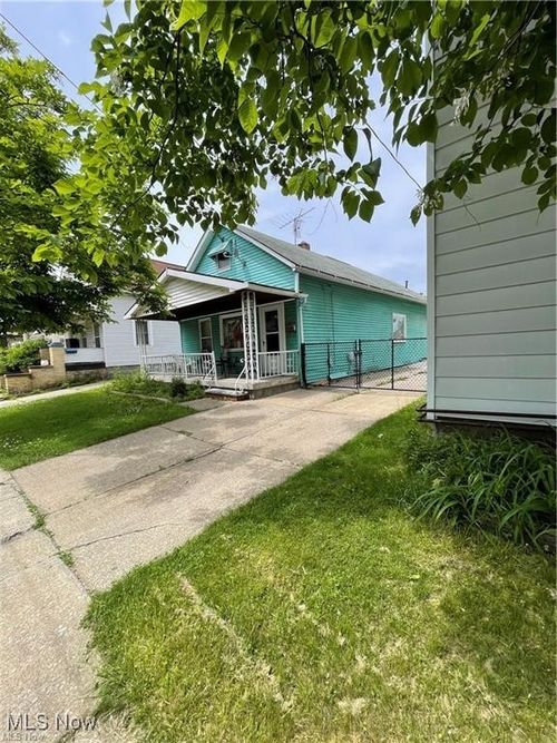 3616 Newark Ave, Cleveland, OH, 44109-1334 | Card Image