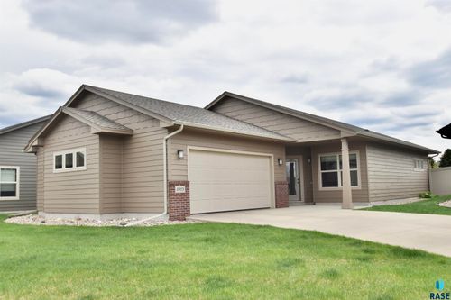 4905 E 61st St Street, Sioux Falls, SD, 57108 | Card Image