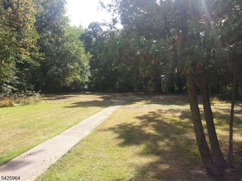 451 River Rd, East Hanover, NJ, 07936-3136 | Card Image