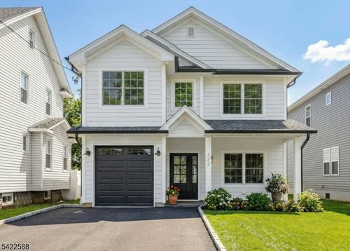 332 Pershing Ave, Roselle Park, NJ, 07204-2166 | Card Image