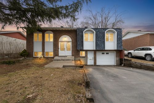 4552 Rue Grilli, Montréal, QC, H9J2B2 | Card Image