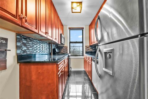 apt-5d-21 35th St, Astoria, NY, 11105-2149 | Card Image
