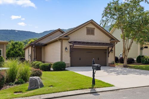 4338 Nestledown Ct, Chattanooga, TN, 37419-1556 | Card Image