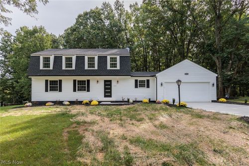 10143 Deer Run, Brecksville, OH, 44141-3637 | Card Image