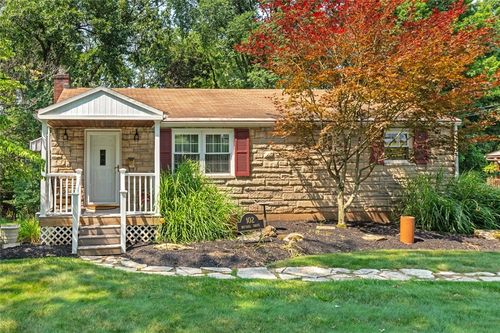 102 Michael Dr, Trafford, PA, 15085-1439 | Card Image
