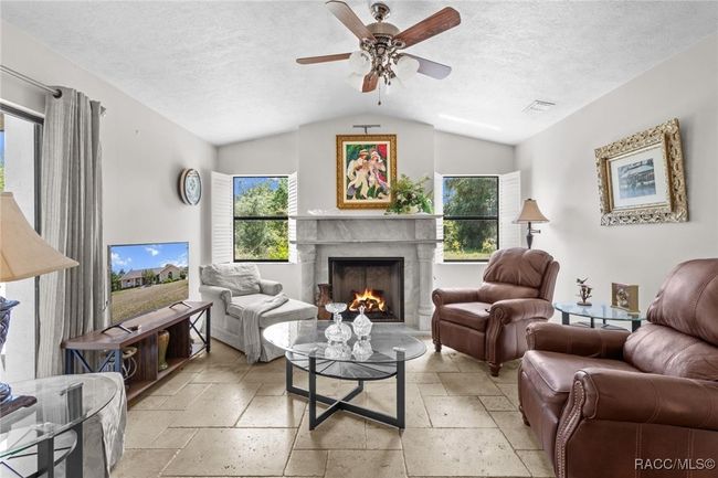 great room | Image 15