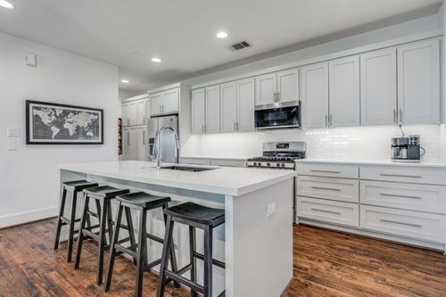 d-5602 Lindell Ave, Dallas, TX, 75206-8702 | Card Image