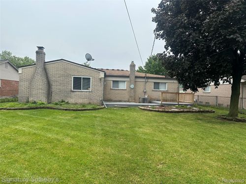 3155 Marc Dr, Sterling Heights, MI, 48310-4380 | Card Image