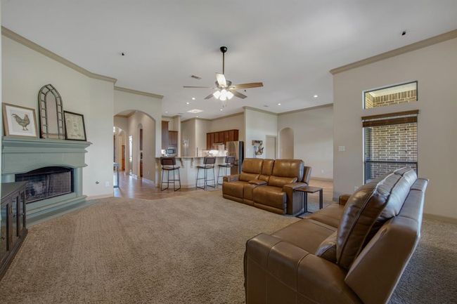 Plenty of room for entertainment | Image 20