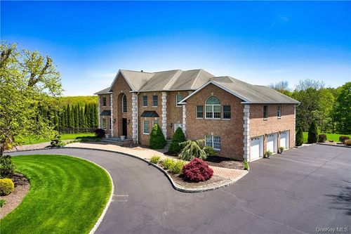 17 Constitution Ct, Tuxedo Park, NY, 10987-4767 | Card Image