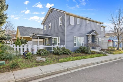 369 Meadow Dr, Ashland, OR, 97520-3715 | Card Image