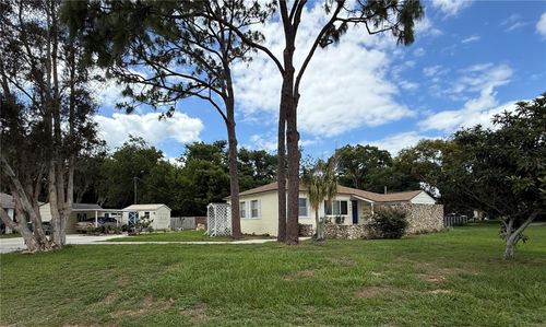 465 Briarcliff Ave, Eustis, FL, 32726-5607 | Card Image