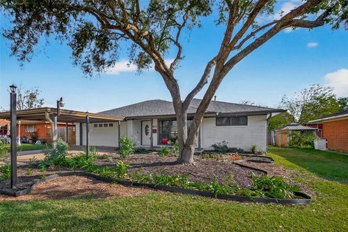 819 S 4th St, La Porte, TX, 77571-5041 | Card Image