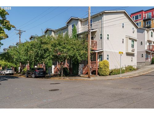 8711 N Crawford St, Portland, OR, 97203-5409 | Card Image