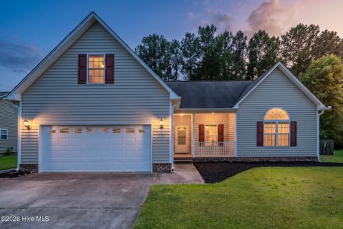 111 Croatan Woods Dr, New Bern, NC, 28562-9159 | Card Image