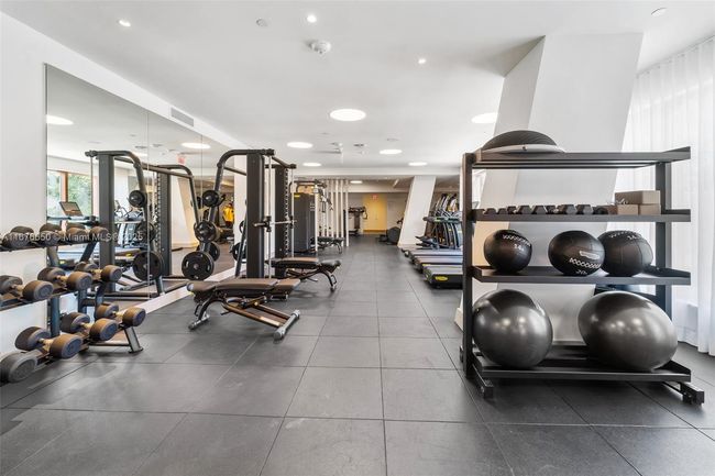 2005 - 2678 Tigertail Ave, Condo with 2 bedrooms, 2 bathrooms and null parking in Coconut Grove FL | Image 34