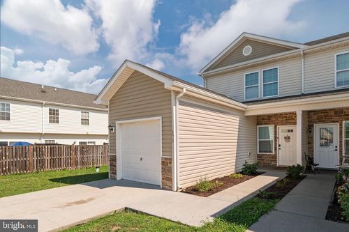 171 Continental Dr, Bunker Hill, WV, 25413-1112 | Card Image