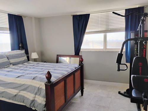 apt-11k-6900 Bay Dr, Miami Beach, FL, 33141-5412 | Card Image