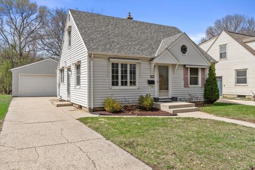 3211 S 72nd Street, Milwaukee, WI, 53219 | Card Image