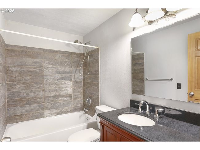 Bathroom | Image 19