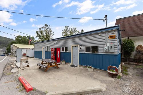 3581 Dragon Hwy, Cameron, WV, 26033-3103 | Card Image