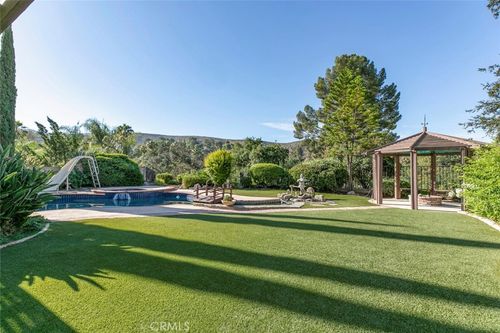 9916 Rancho Caballo Dr, Sunland, CA, 91040-1547 | Card Image