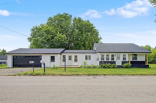 3018 W Beaver Rd, Freeport, IL, 61032-8501 | Card Image