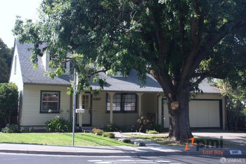 2307 Collins Ave, Pinole, CA, 94564-1522 | Card Image