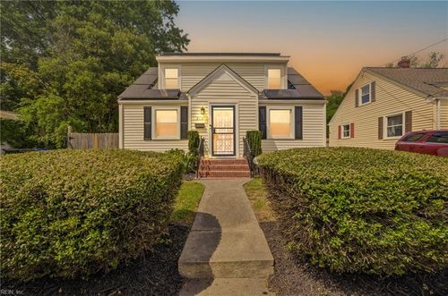 2012 Liverpool St, Portsmouth, VA, 23704-3050 | Card Image