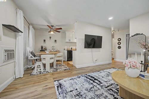 h-2125 Northwood Circle, Concord, CA, 94520 | Card Image
