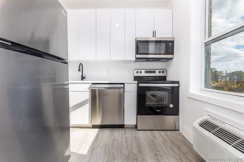 402-1252 Main St, East Hartford, CT, 06108-2212 | Card Image