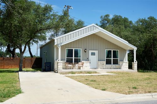251 Western Ave, Bertram, TX, 78605-4887 | Card Image