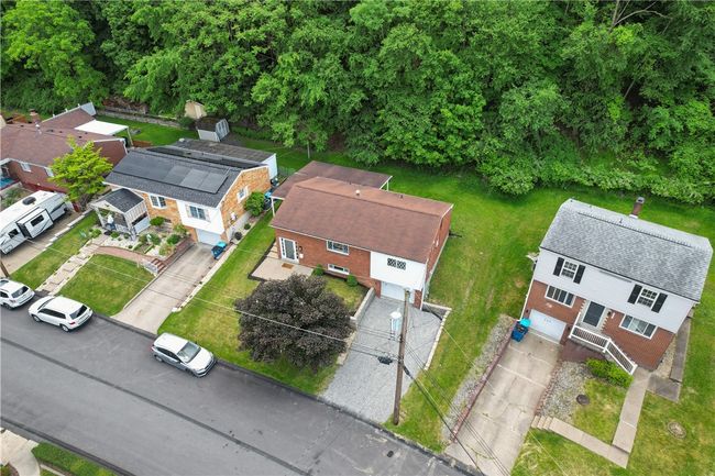 127 Greenview Dr, House other with 4 bedrooms, 2 bathrooms and null parking in Verona PA | Image 32