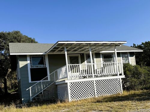 801 Blue Bill Cove Dr, Lakehills, TX, 78063-6940 | Card Image