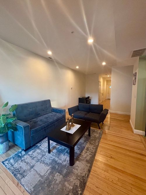 4-161 Bellingham St, Chelsea, MA, 02150-3337 | Card Image