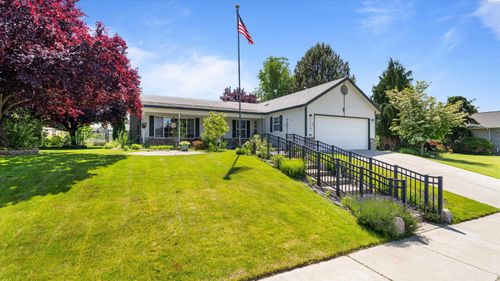 4110 Hilltop Dr, Pasco, WA, 99301 | Card Image
