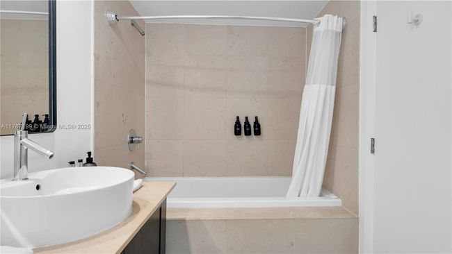APT-3911 - 485 Brickell Ave, Condo with 1 bedrooms, 1 bathrooms and null parking in Miami FL | Image 14