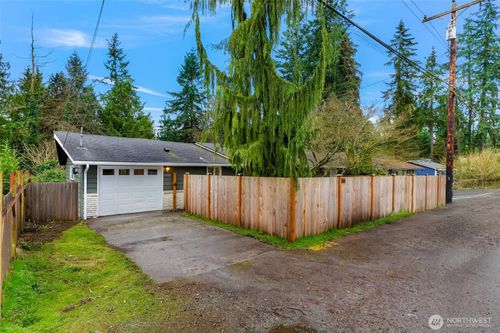 2422 73rd St Se, Everett, WA, 98203-5443 | Card Image