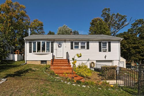 66 Kent St, Milford, CT, 06461-2948 | Card Image