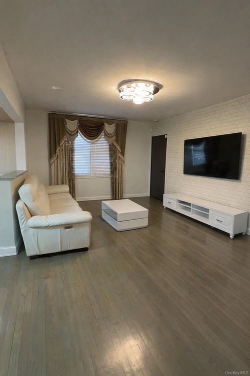 a-135 Jewel Ave, Flushing, NY, 11367-1920 | Card Image