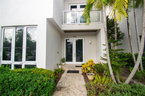 6320-6320 Nw 104th Path, Doral, FL, 33178-3054 | Card Image