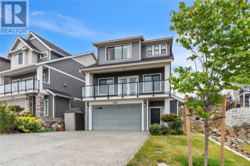 1332 Flint Ave, Victoria, BC, V9B0Z8 | Card Image