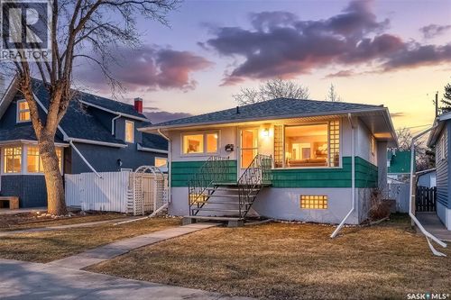 1118 6th Ave Nw, Moose Jaw, SK, S6H4A6 | Card Image