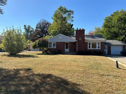 2216 Middlebelt Rd, West Bloomfield, MI, 48324-1837 | Card Image