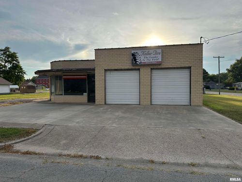 39 N Walnut St, Tamaroa, IL, 62888-4213 | Card Image