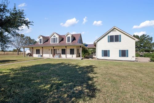 155 Gabriel Farms Dr, Hutto, TX, 78634-3231 | Card Image