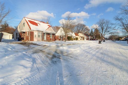 16021 Tacoma St, Detroit, MI, 48205-2046 | Card Image