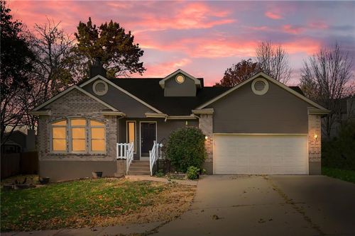 2201 Sw 14th St, Blue Springs, MO, 64015-8824 | Card Image