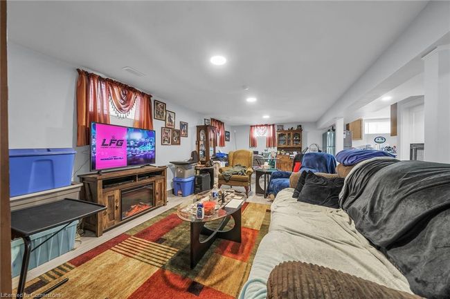 8 Shynal Ave, House other with 4 bedrooms, 2 bathrooms and 6 parking in Hamilton ON | Image 33