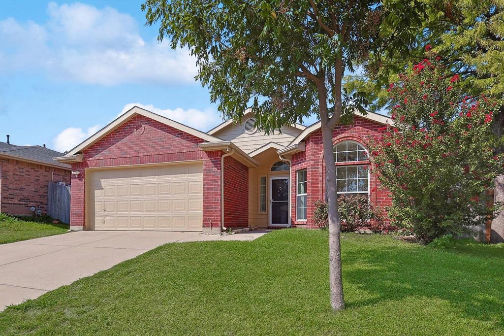 Raven Dr, Saginaw, TX 76131